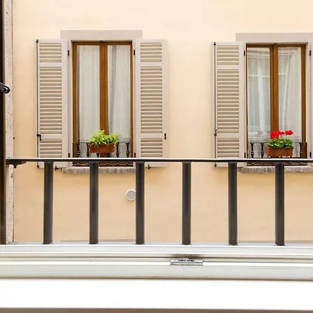 Apartament Joivy Vibrant 8 Como